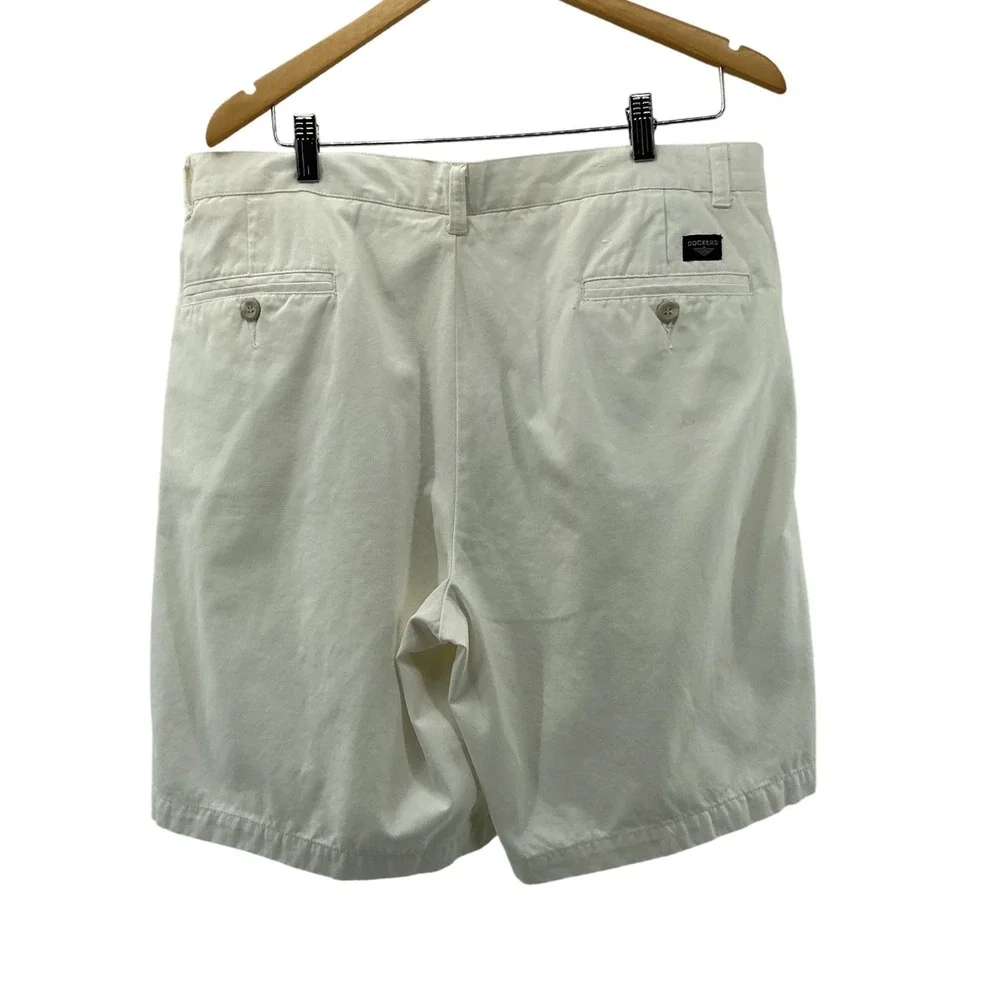 Dockers Mens Pleated Relaxed Fit Shorts W36 Off White Cream 100% Cotton‎ Chino